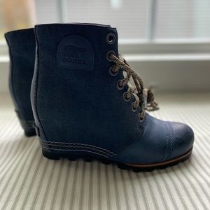 Sorel Wedge Boots 6.5